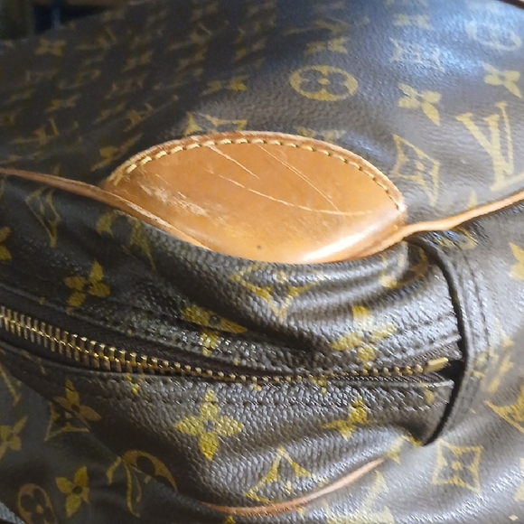 Louis Vuitton Monogram Canvas Travel Bag - Picture 9 of 16